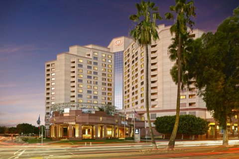 希尔顿长滩酒店(Hilton Long Beach Hotel)