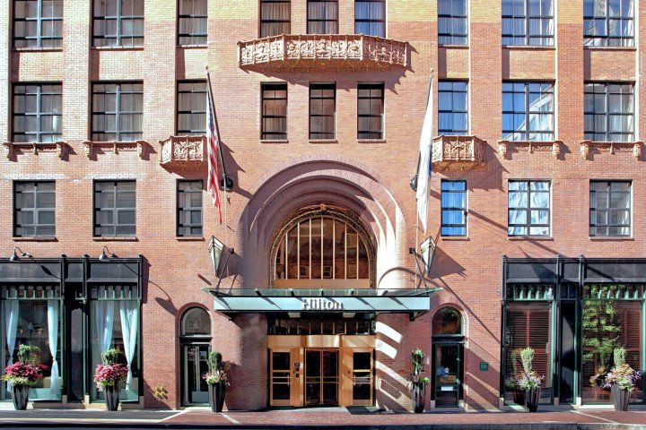 希尔顿波士顿市中心/法纳尔大厅酒店(Hilton Boston Downtown/Faneuil Hall)