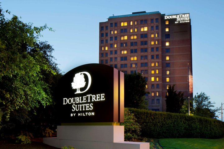 波士顿-剑桥希尔顿逸林酒店(DoubleTree Suites by Hilton Hotel Boston - Cambridge)