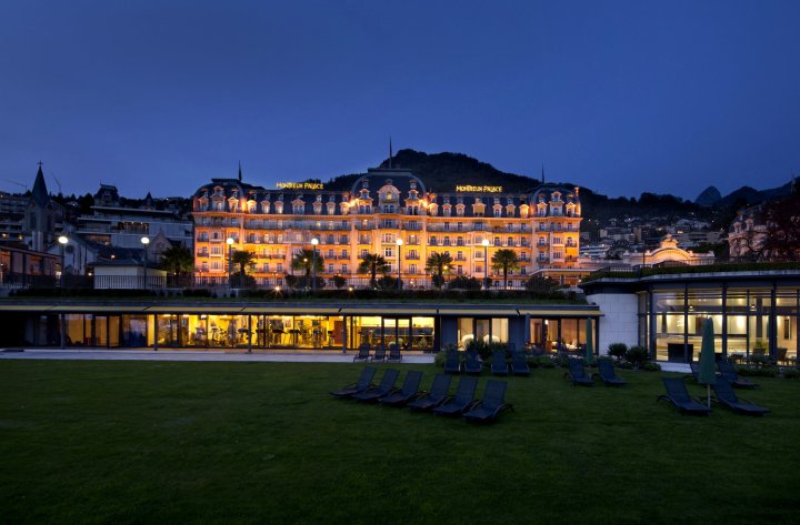 费尔蒙特莱蒙特勒宫酒店(Fairmont le Montreux Palace)