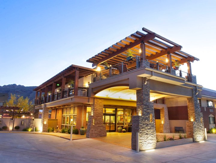 贝斯特韦斯特优质普勒斯峡谷之地旅馆(Best Western Plus Canyonlands Inn)