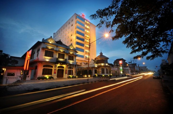 卡尔卡丁商业和娱乐酒店(Gino Feruci Kebon Jati by Kagum Hotels)
