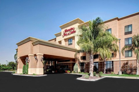 汉普顿旅馆及套房 - 贝克斯菲尔德/58号公路(Hampton Inn and Suites Bakersfield / Highway 58)