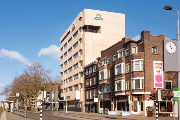 鹿特丹市中心温德姆戴斯酒店(Rotterdam Teleport Hotel)