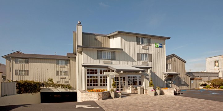 蒙特雷堪内里洛智选假日酒店(Holiday Inn Express Monterey - Cannery Row, an IHG Hotel)