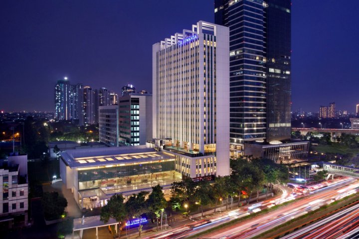 JS鲁旺萨会议中心酒店(JS Luwansa Hotel & Convention Center)