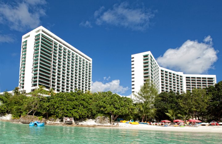关岛珊瑚礁酒店(Guam Reef Hotel)