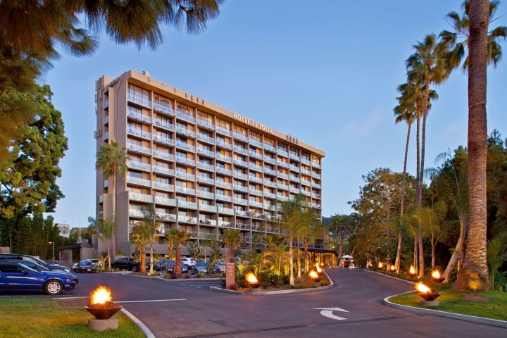 拉霍亚希尔顿格芮精选酒店(Hotel La Jolla, Curio Collection by Hilton)