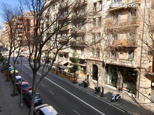 Lovely 1Bed Apartment with Balcony in Eixample