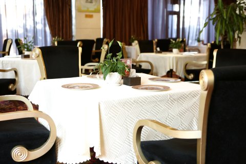 锦州王府驿栈·空中花园酒店(古塔公园店)