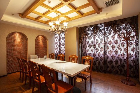 云锦酒店(库尔勒天百购物中心店)