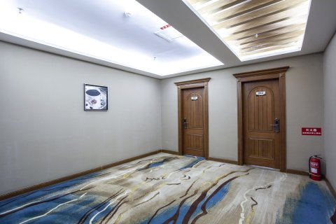 云锦酒店(库尔勒天百购物中心店)