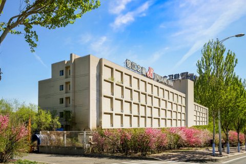 锦江之星酒店(哈尔滨麦德龙埃德蒙顿路机场巴士店)