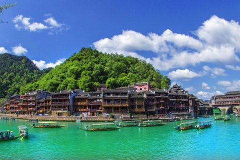 凤凰悦见雅院江景客栈