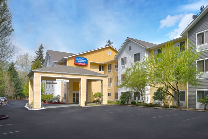 西雅图贝尔维尤/雷德蒙费尔菲尔德套房酒店(Fairfield Inn & Suites Seattle Bellevue/Redmond)