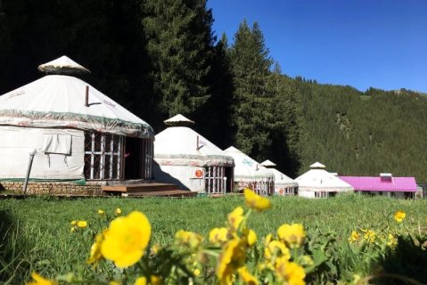 赛里木湖月亮湾度假村