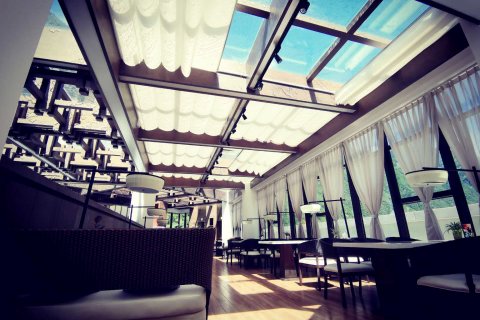 理县古尔沟温泉山庄