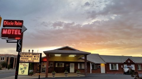 迪克西棕榈汽车旅馆(Dixie Palms Motel)