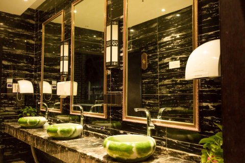 沈丘笑乐惠·南山假日酒店