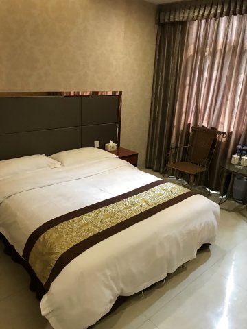 普宁华悦商务酒店