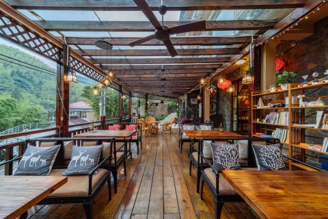 莫干山品后坞(后坞换乘中心店)