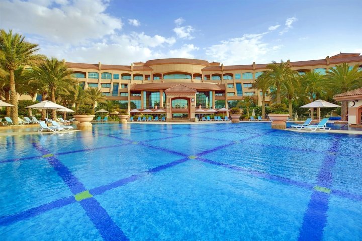 爱尔拉哈海滩酒店(Al Raha Beach Hotel)