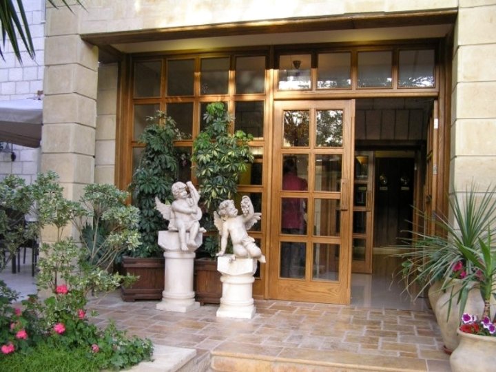 西萨玛酒店(Hisham Hotel)