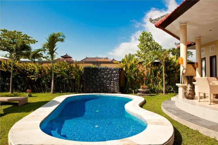 巴厘亚希别墅酒店(Bali Asih Villa)