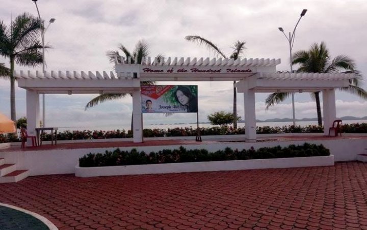 Traditional Filipino Home Near 100 Islands Wharf