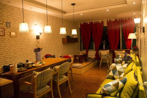 登巴连锁客栈(贵阳店)