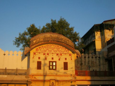 拉瓦拉梅里纳雅尼宫殿酒店(Rawla Mrignayani Palace)