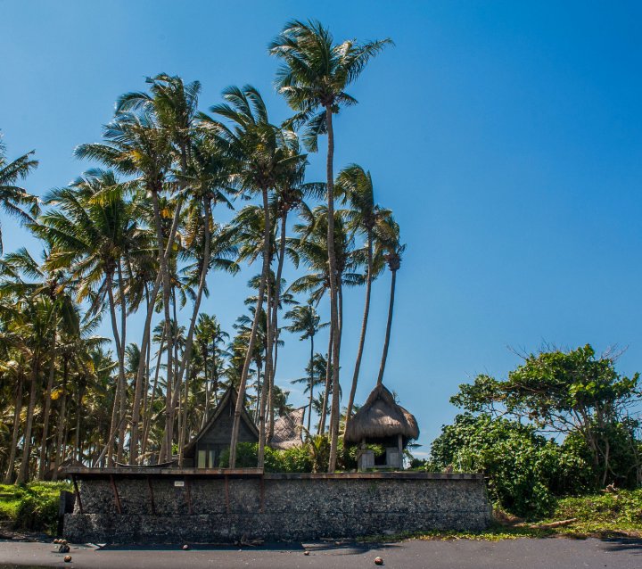 巴厘岛最奇特的海螺海滨别墅(Most Exotic Beachfront Villa Keong)