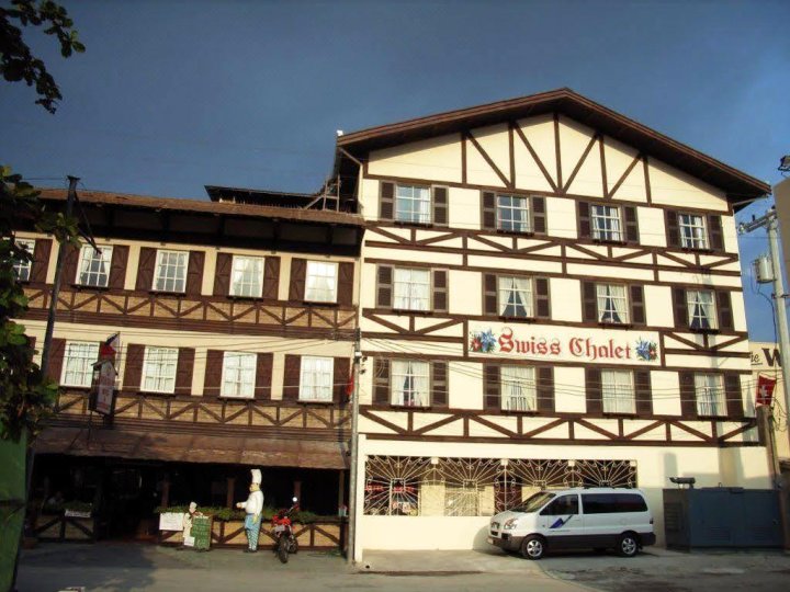瑞士小屋酒店(Swiss Chalet)