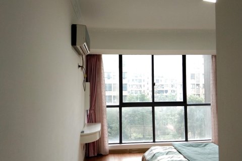 张家界军地坪武陵源风景名胜区黄石寨景区内