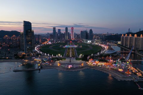 巴斯光年青旅(大连星海公园医大二院地铁站店)