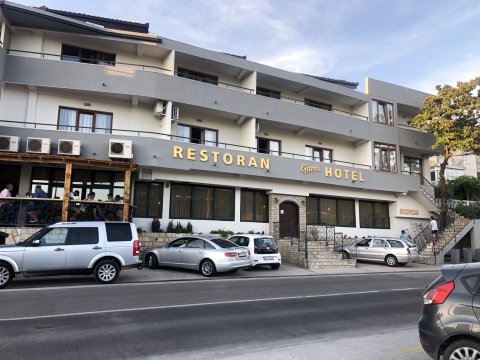 奥林匹亚普乐士加尼酒店(Hotel Olimpija Plus)