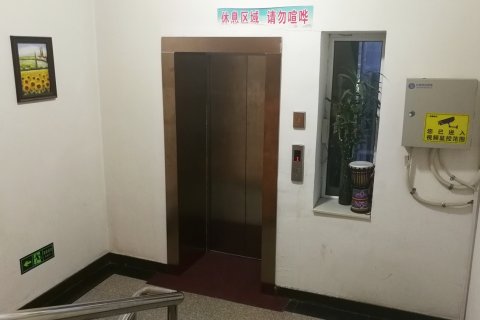 布尔津戈壁春天酒店