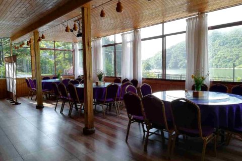 宽甸涵碧楼民宿