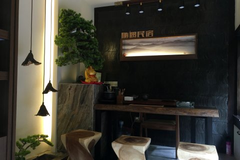 凤凰随遇江景民宿(北门城楼店)