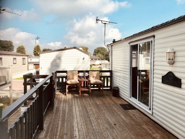 威勒比庄园卡克斯特假日公园酒店(Willerby Manor in Coghurst Holiday Park)