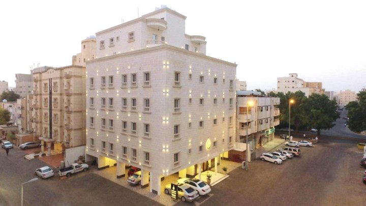 胜利华丽套房酒店(Al Fouz Luxury Hotel Suites)