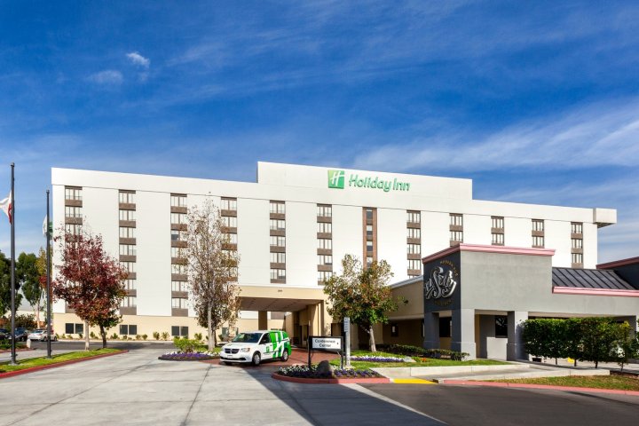 阿纳海姆拉米拉达假日酒店(Holiday Inn La Mirada Near Anaheim, an IHG Hotel)