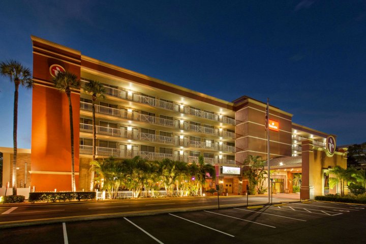 坦帕西岸温德姆华美达酒店(Ramada by Wyndham Tampa Westshore)
