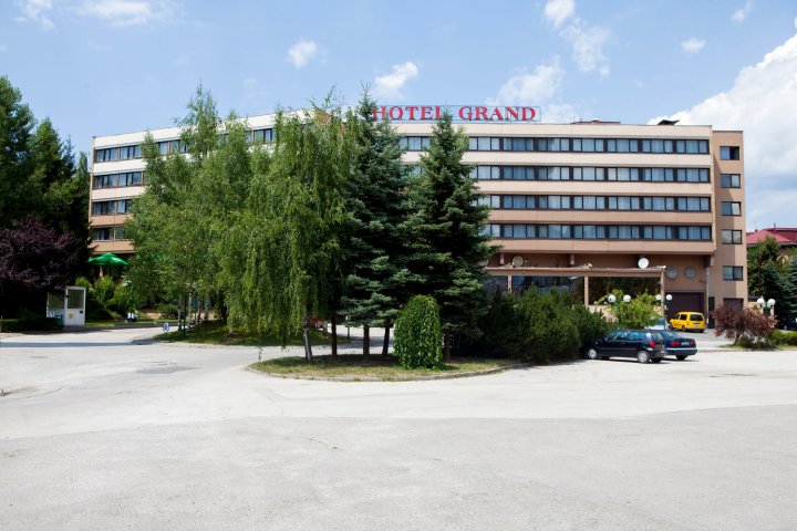 格兰德酒店(Hotel Grand)