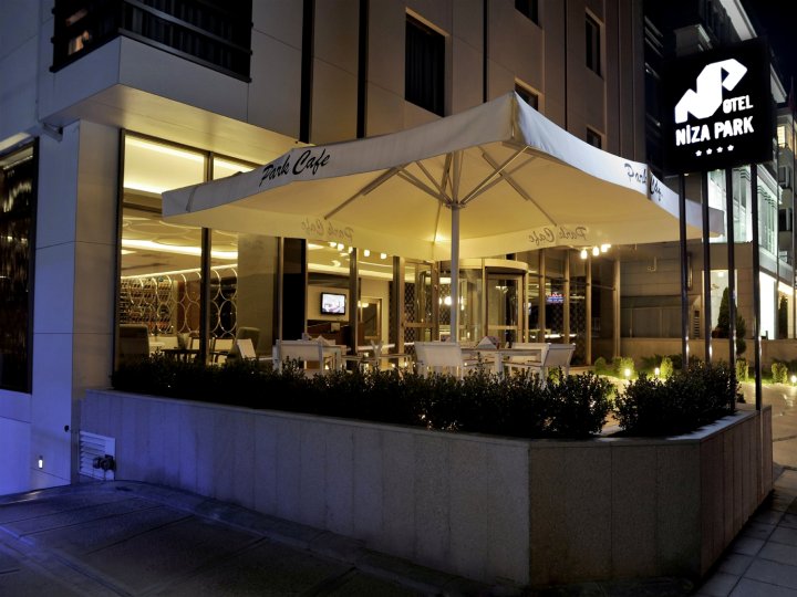 尼加公园酒店(Niza Park Hotel)