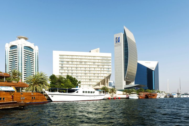 迪拜克里克喜来登酒店大厦(Sheraton Dubai Creek Hotel & Towers)