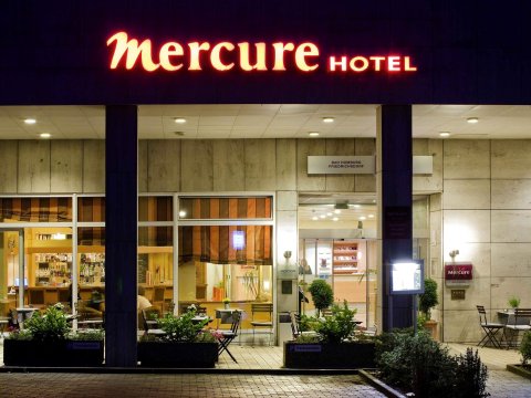 巴特洪堡腓特烈斯多夫美居酒店(Mercure Hotel Bad Homburg Friedrichsdorf)
