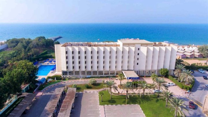 BM 海滩酒店(BM Beach Hotel)