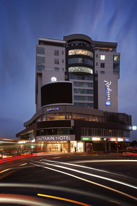 约翰内斯堡桑顿高特雷恩丽笙酒店(Radisson Blu Gautrain Hotel, Sandton Johannesburg)