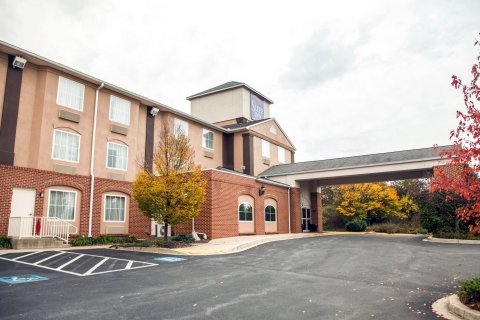 耶米特斯堡舒眠套房酒店(Sleep Inn & Suites Emmitsburg)